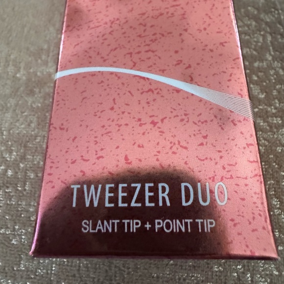 STEVE LAURANT TWEEZER DUO
SLANT TIP + POINT TIP - Picture 4 of 8